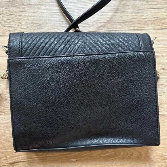 Marc New York Andrew Marc Black w/ Chain Detail Crossbody Purse - Picture 7 of 13